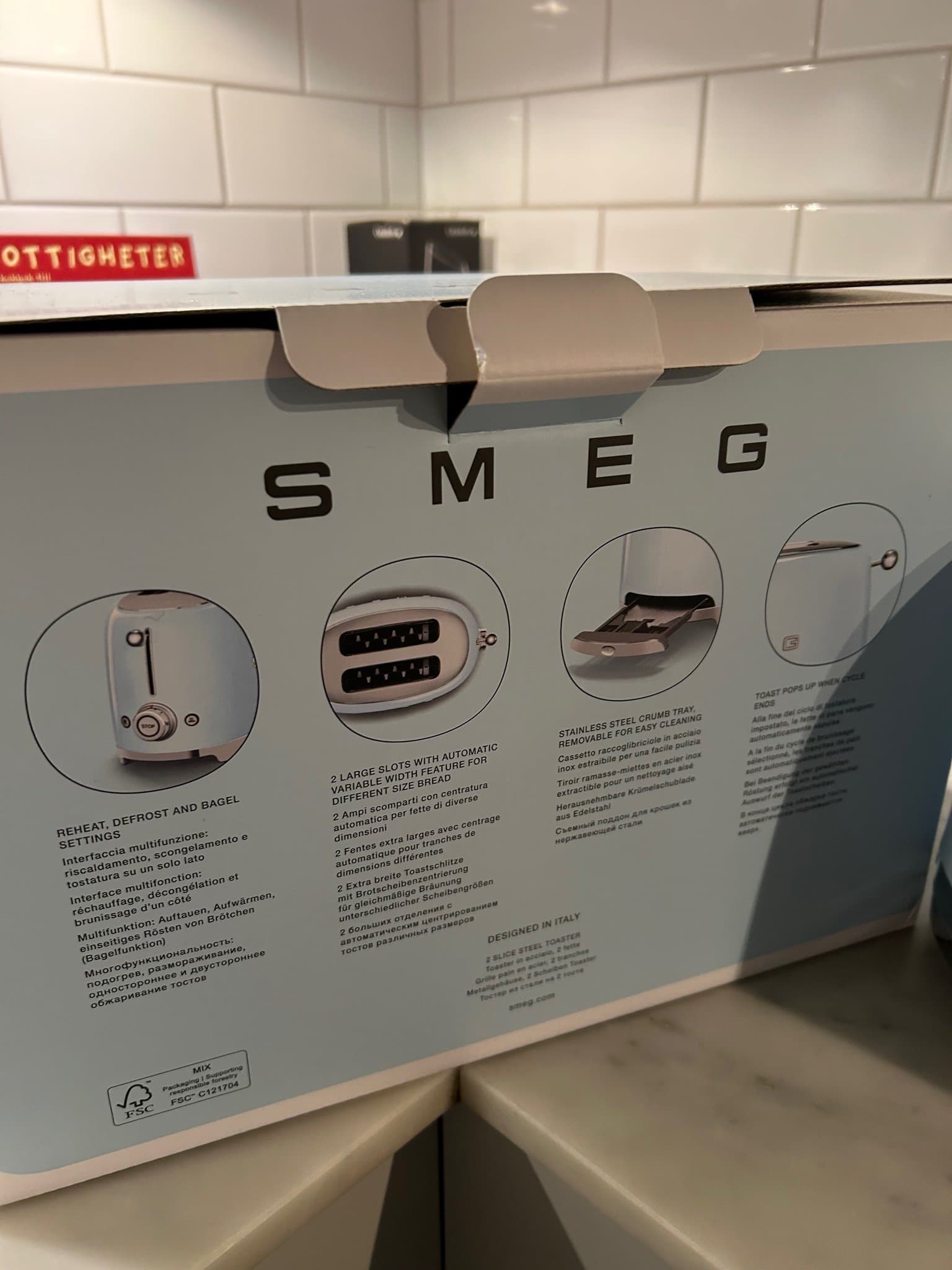 Smeg Brödrost nyskick provad någon enstaka gång