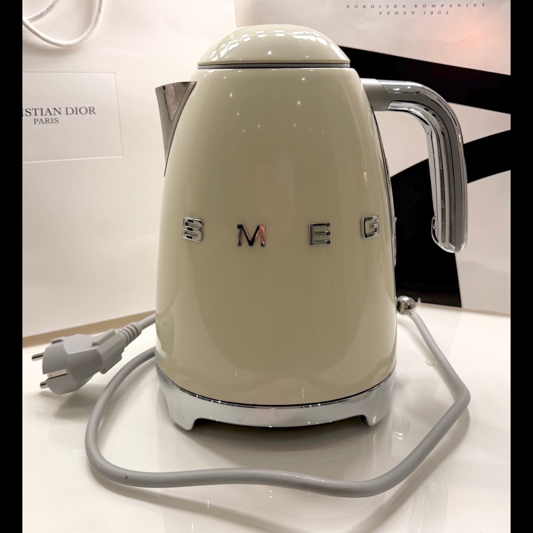 Smeg Vattenkokare KLF03CREU