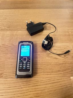 Nokia E90-telefon utan bakstycke
