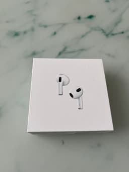 Apple AirPods (3rd generation) MME73ZM/A – nya AirPods + begagnad laddningsbox