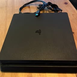 PlayStation ps4 slim 500 GB helt skick.
