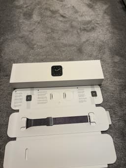 Apple Watch Series 5 – 44mm Aluminium – Oanvänd i kartong