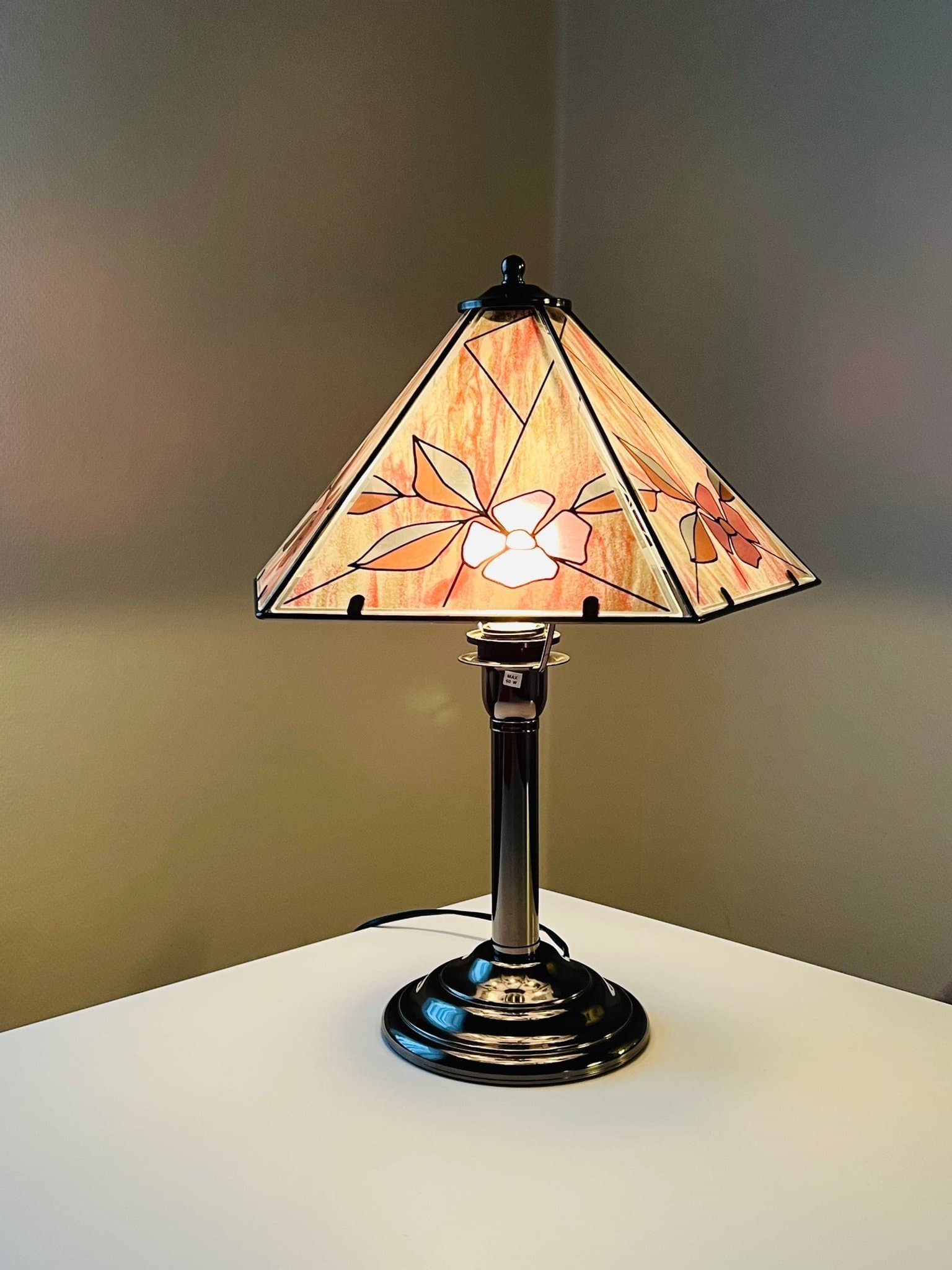 Bordslampa – LampGustaf – Stilren & dekorativ