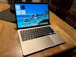 Apple MacBook Air 13” Retina M1