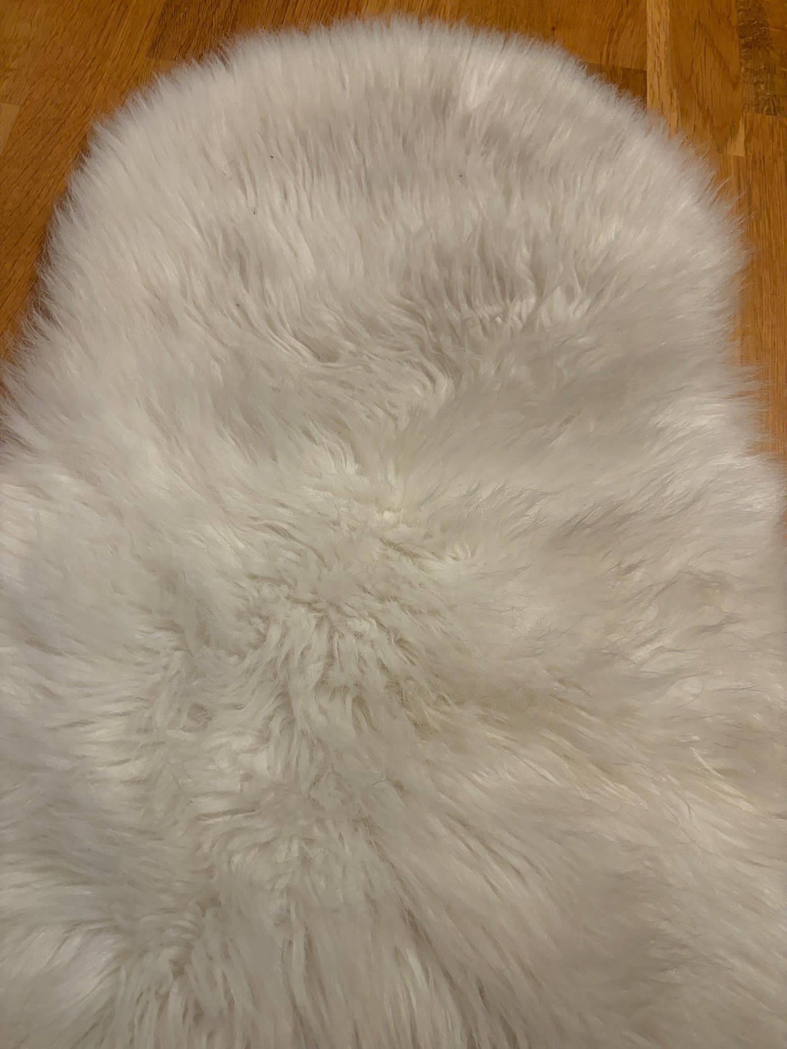 Vit Fårskinnsimitation Matta.