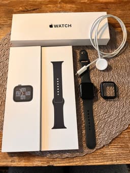 Apple Watch SE Gen 2 40mm Midnight Batteri hälsa 86% köpt 2024