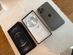 iPhone 12 Pro, 256 GB Graphite (med ny laddkabel + kartong)