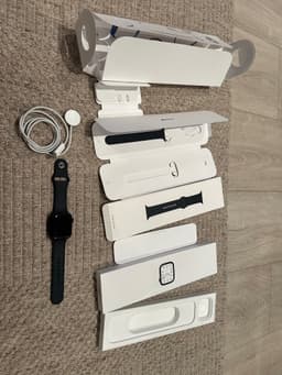 Apple Watch Series 7 45mm Midnight Alu Mid Sport Band GPS