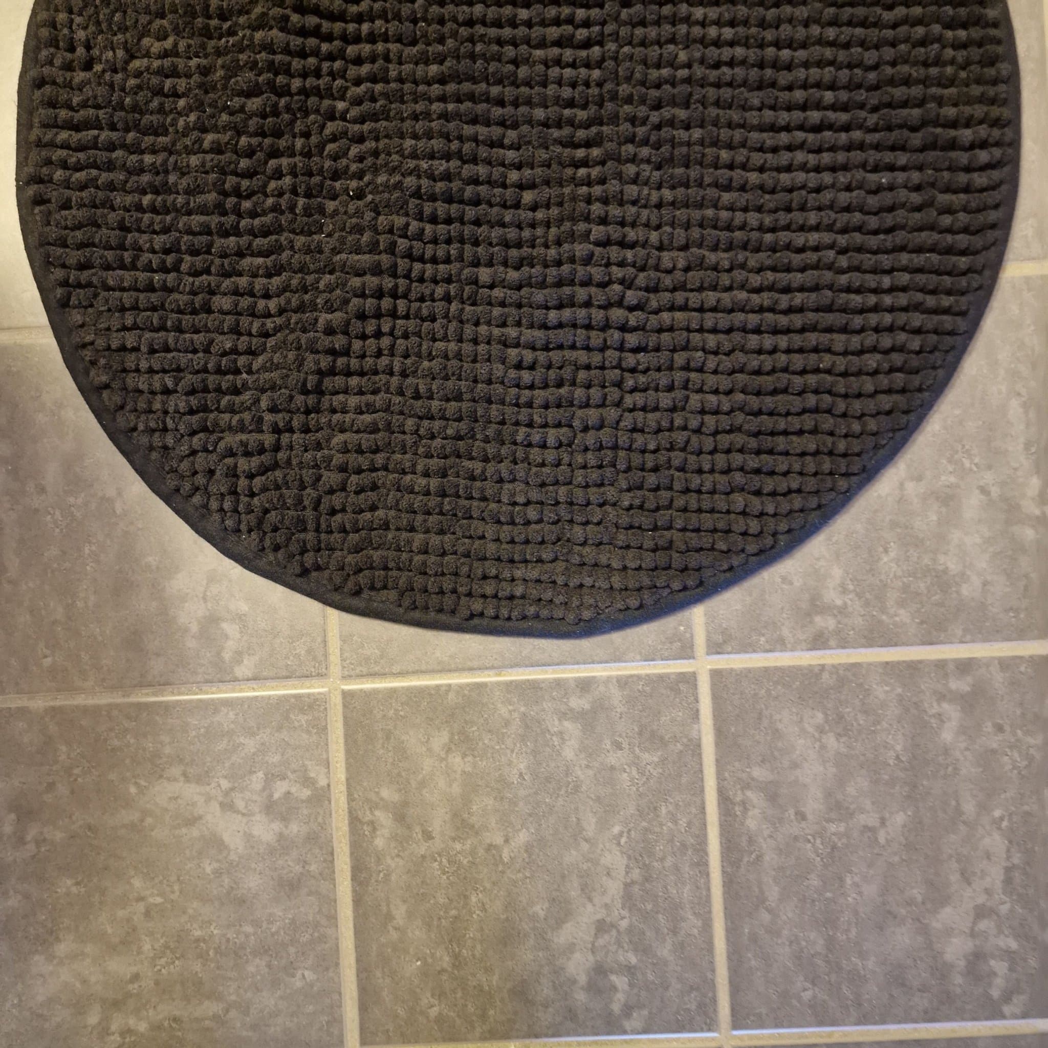 2 badrumsmattor 54 cm diameter