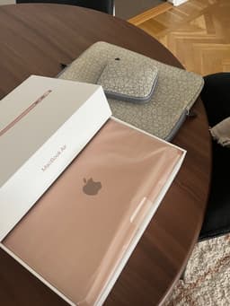 MacBook Air 13-tum rose gold