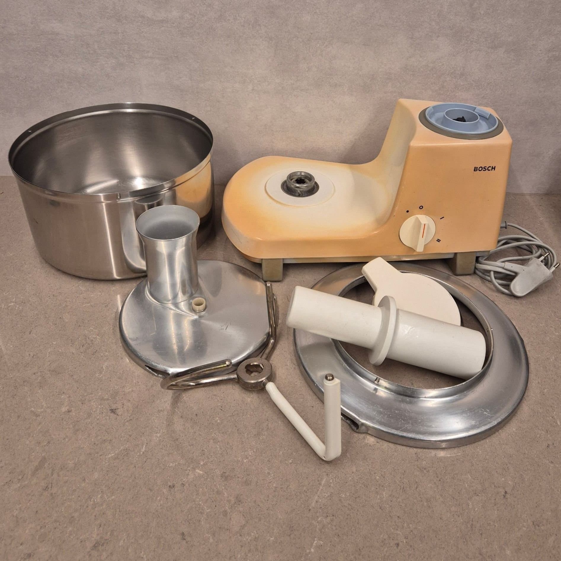 Bosch Universal Hushållsassistent / Köksassistent/ Bakmaskin / Köksmaskin Retro