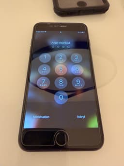 FIN iPhone 8 Plus med tillbehör (iOS 16.7.12)