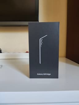 Jetblack Samsung Galaxy S25 Edge 12/512gb - Helt NY OÖPPNAD