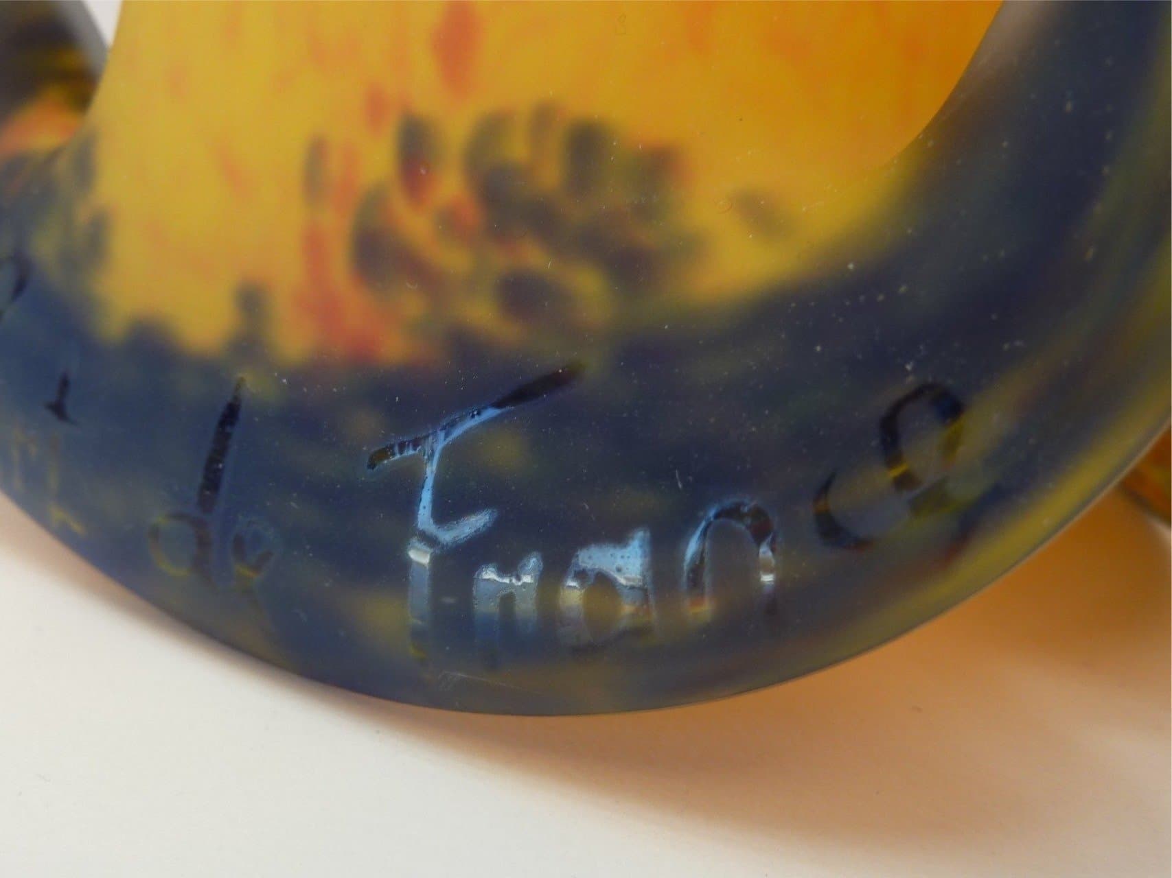 ANTIK GUL TULPANKUPA - ART DE FRANCE - ART DECO - LAMPHÅLLARE I MÄSSING