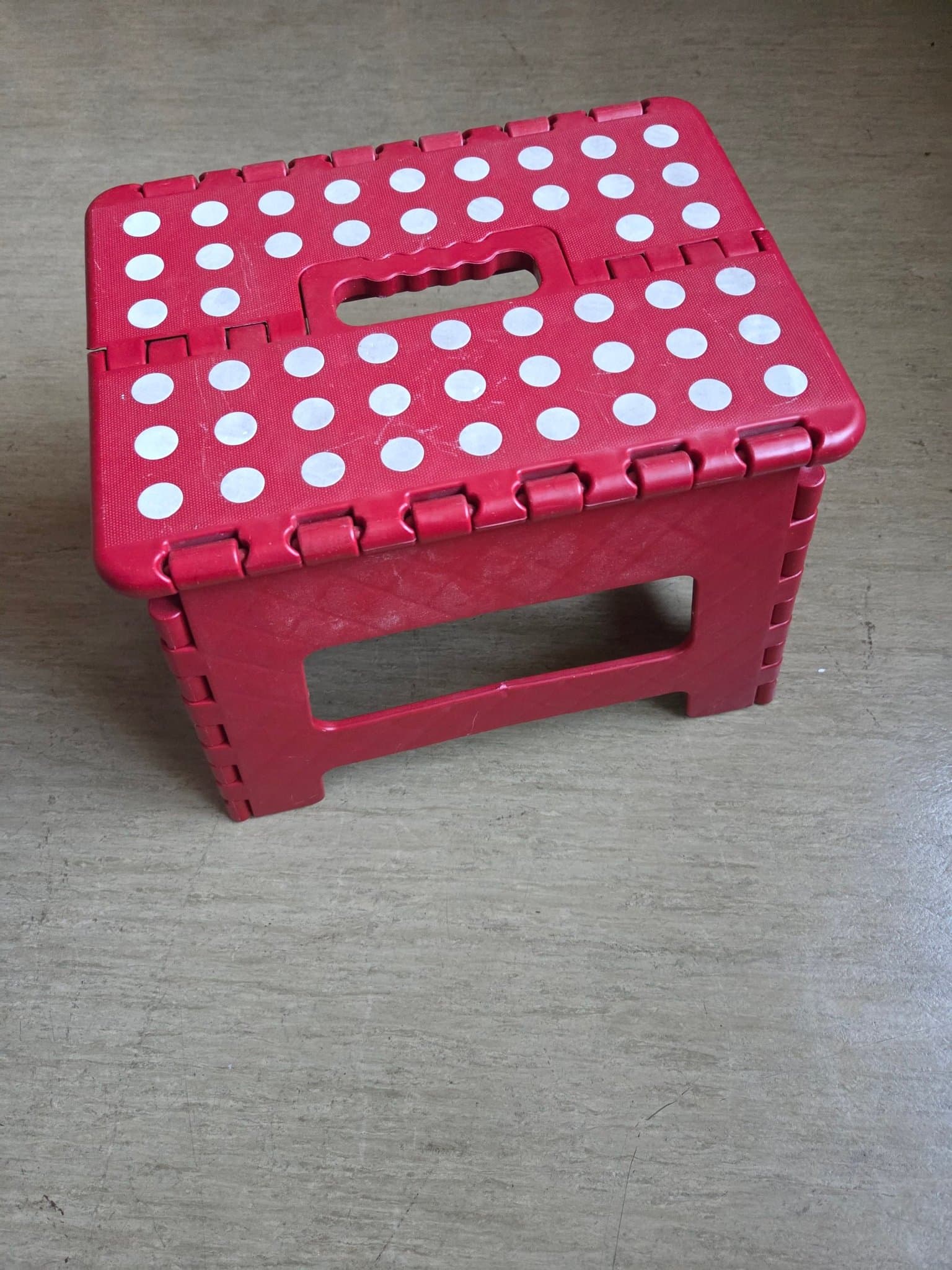 Fällbar pall med prickar. Se bilder