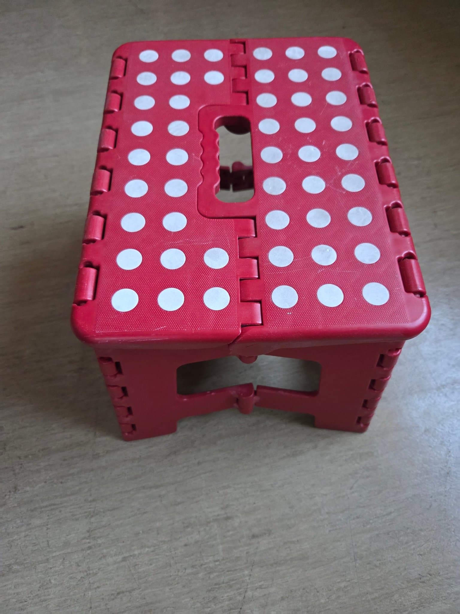 Fällbar pall med prickar. Se bilder