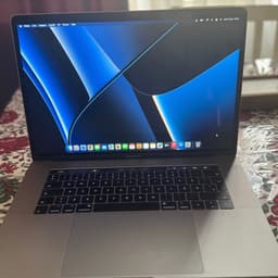 MacBook Pro Intel Core i7 processor 16 GB RAM touch bar 15,4tum