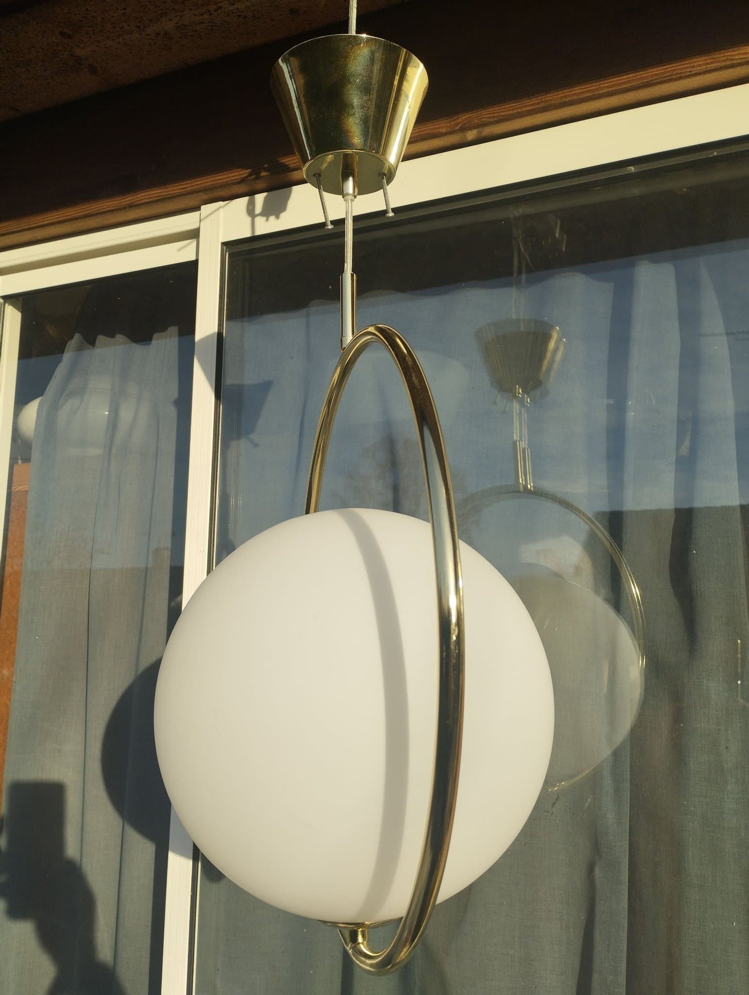 "Saint" - Globen Lighting pendantlampa i mässing & glas