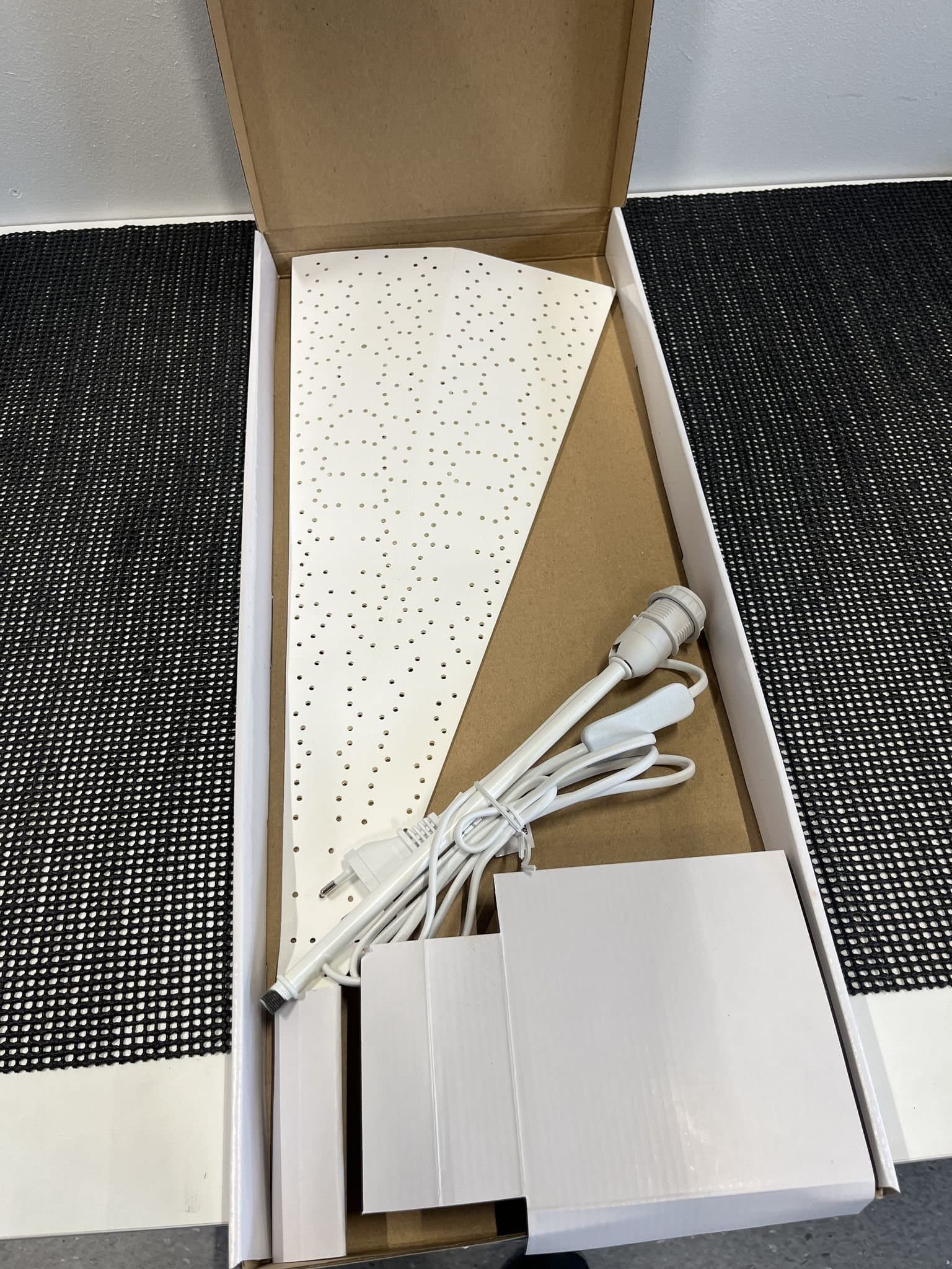 Konformad belysning – 80 cm (Star Trading)