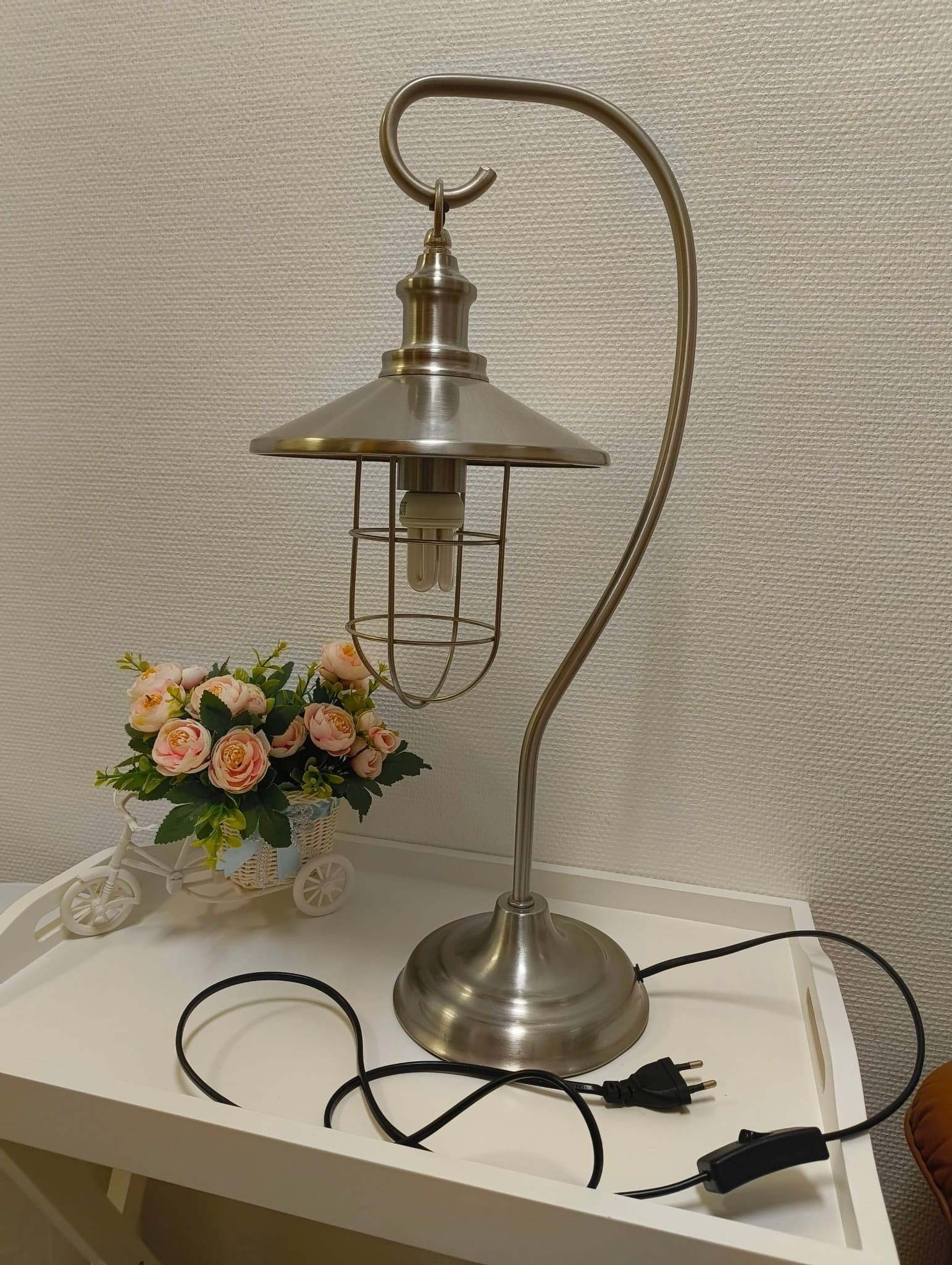 Bordslampa i industriell stil