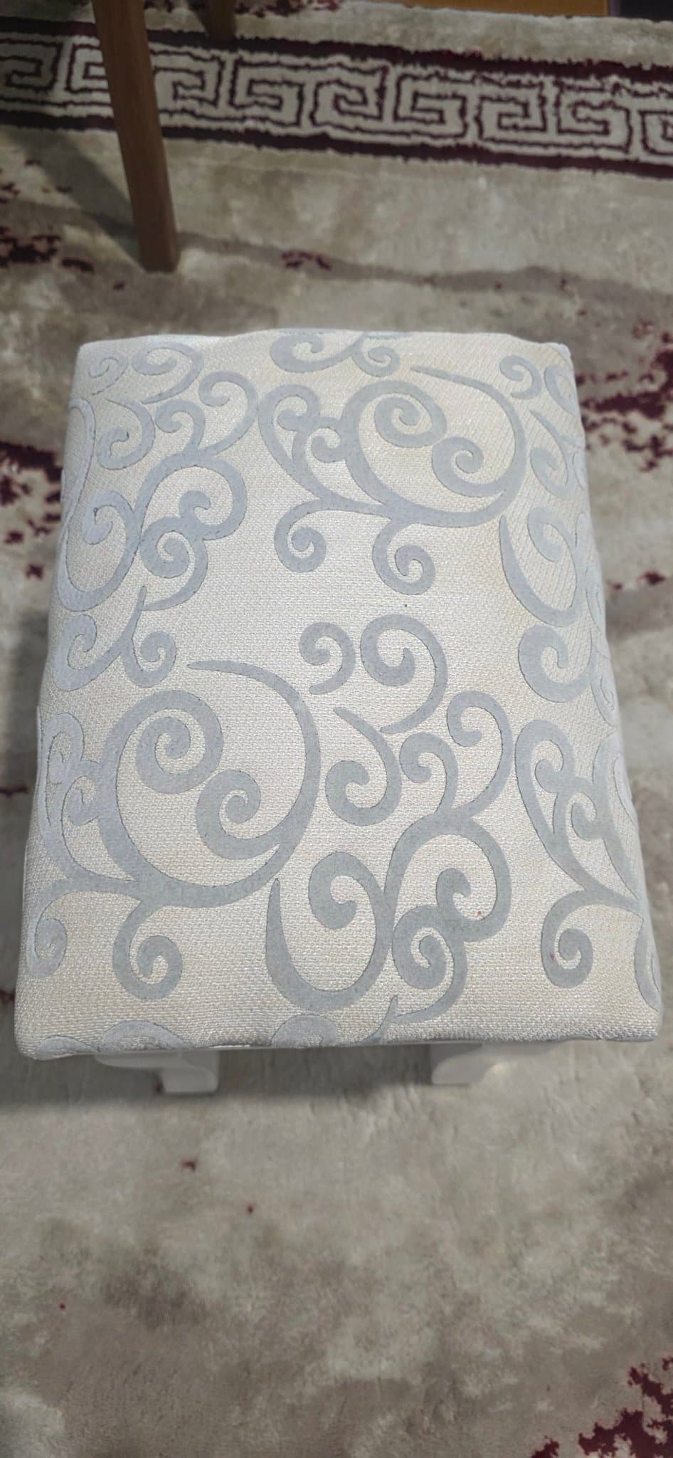 Sminkpall varmvit tyg