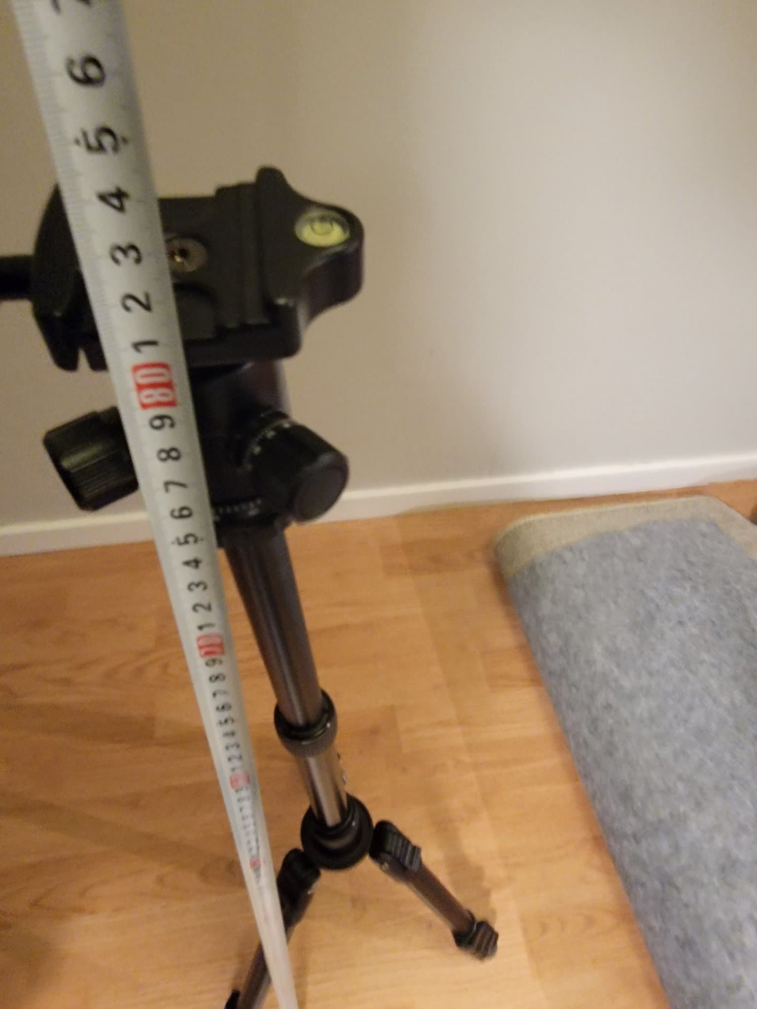 Höj- och sänkbart bord, bärbart med väska för stativ, från Intension Design