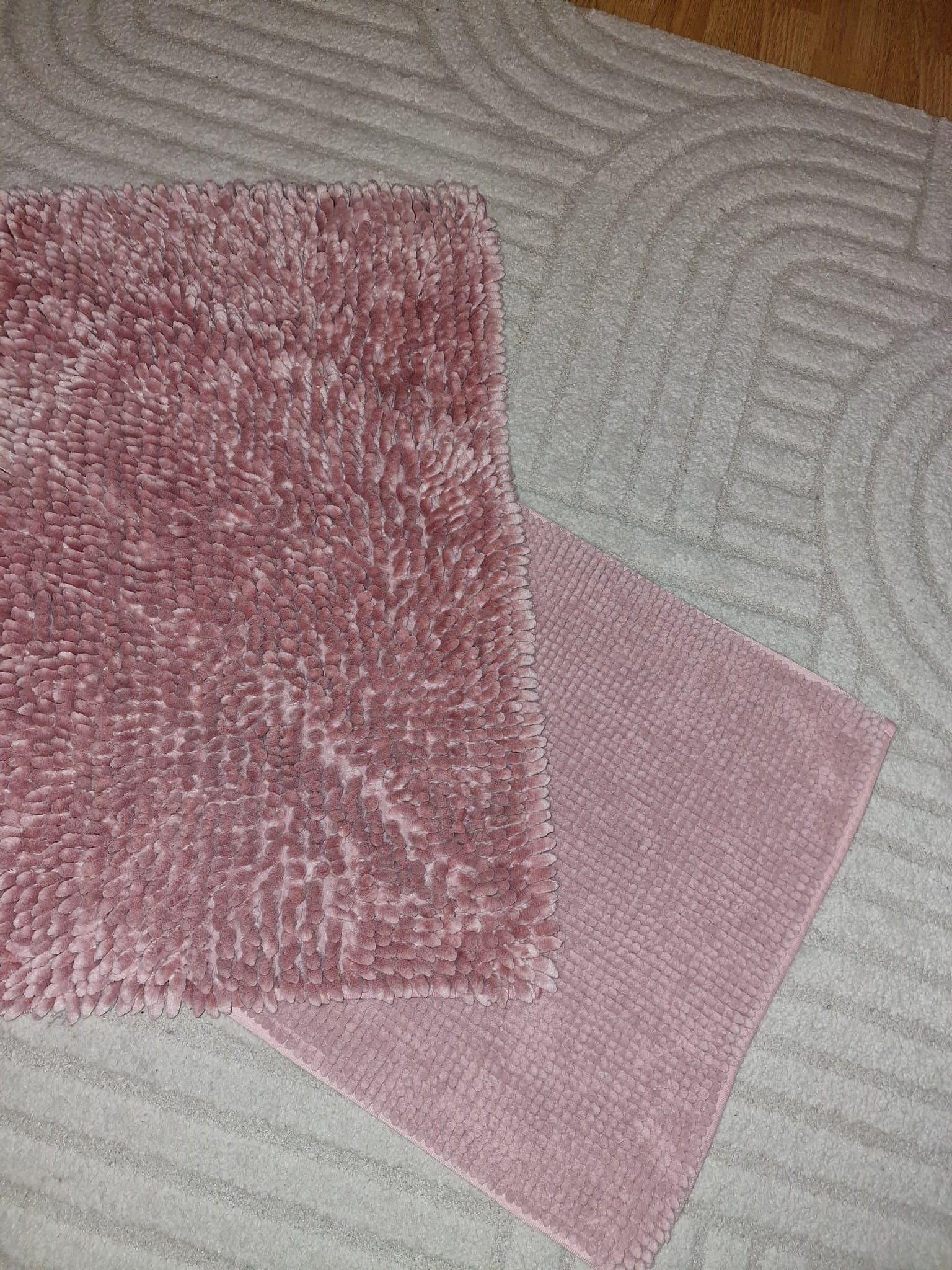 2 härliga Badrumsmattor i härliga rosa färger