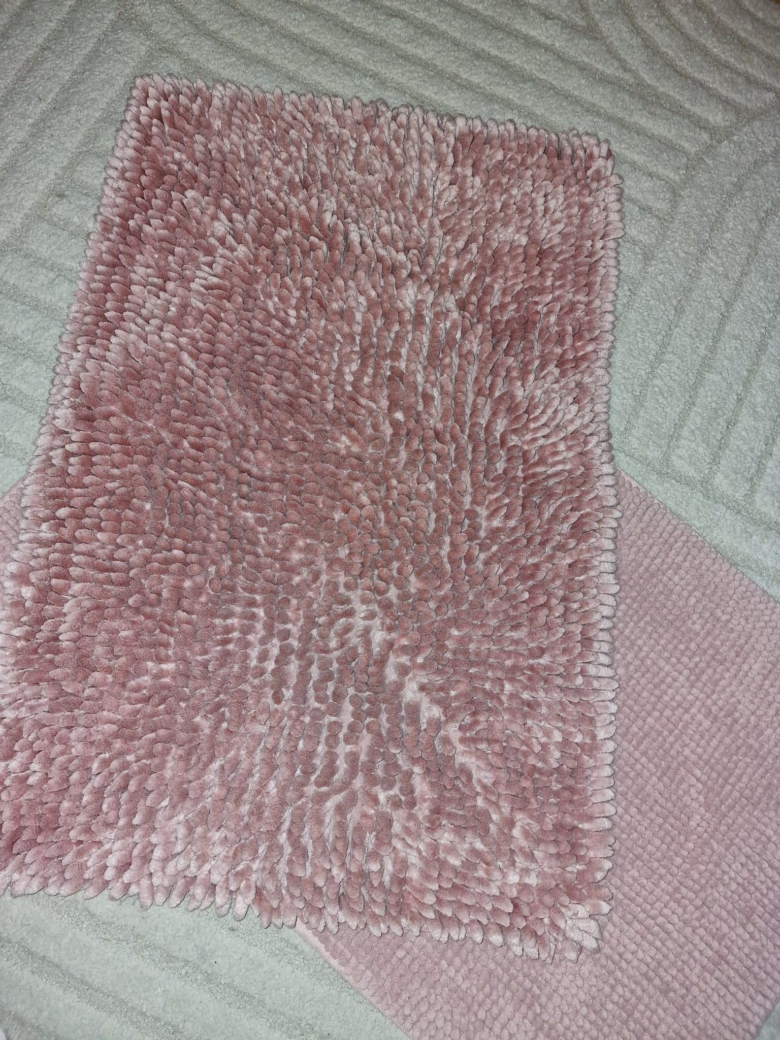 2 härliga Badrumsmattor i härliga rosa färger