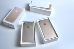 iPhone 7 Gold /Sprucken Glas (2styck)