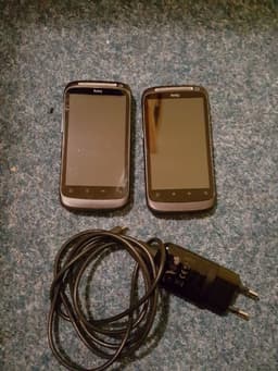 2 x (HTC Desire S S510e)