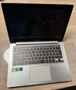 ASUS ZenBook UX303L Notebook PC. Nytt batteri och laddare