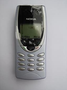 Nokia 8210 Metallic mobiltelefon + laddare