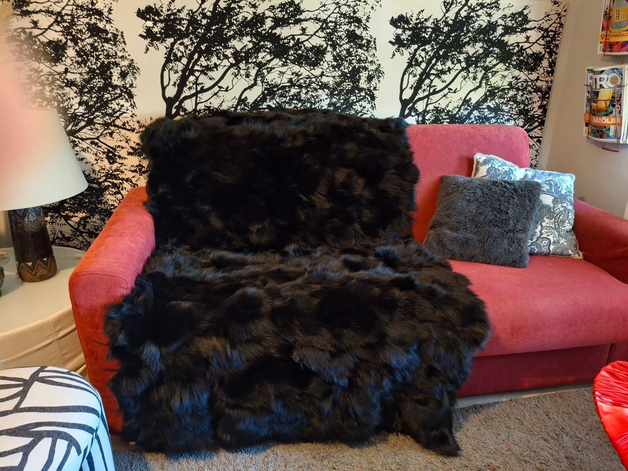 Svart äkta blåräv blå räv päls skinn skinnsfäll matta täcke