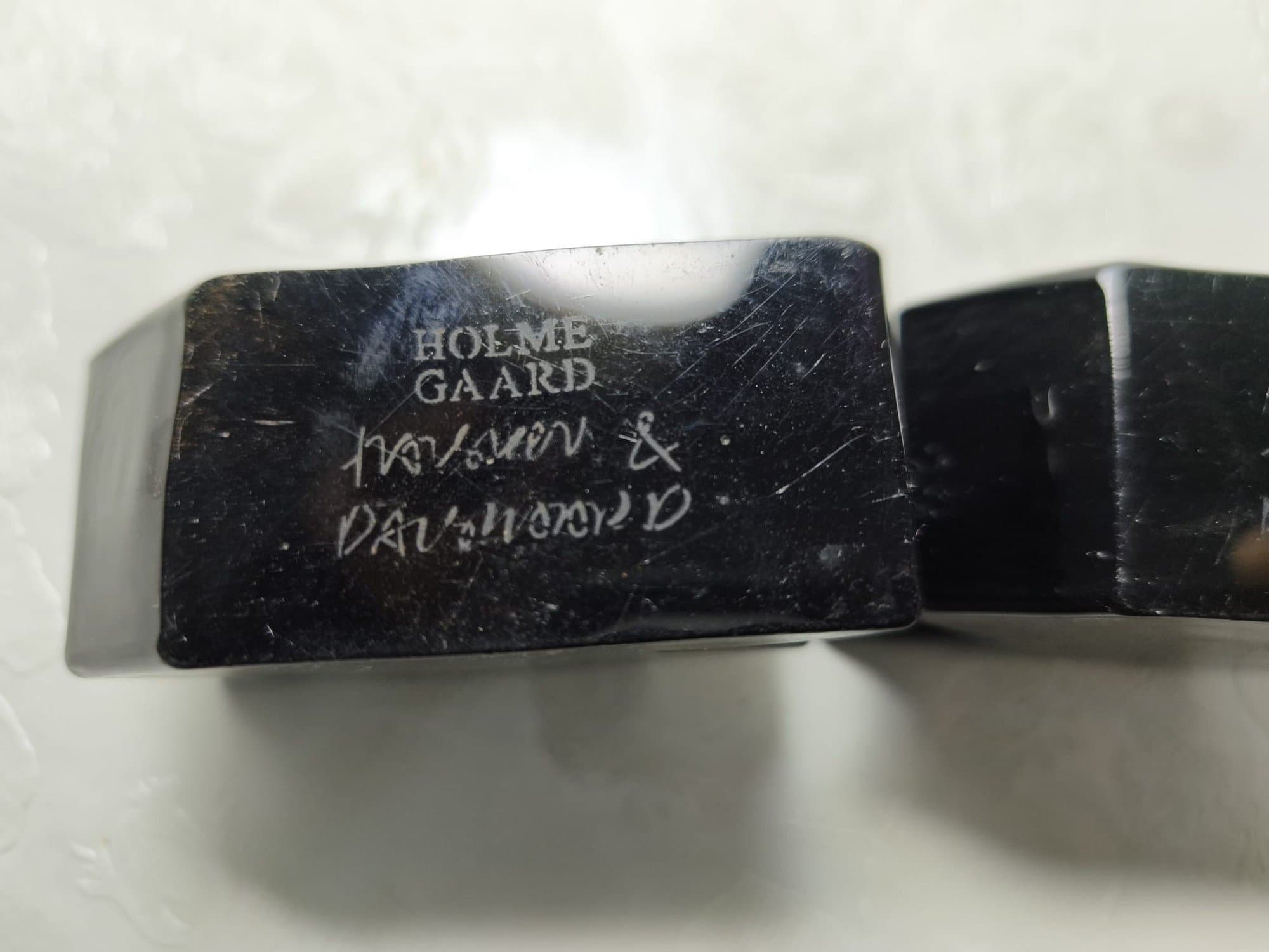 Par eleganta Holmegaard-ljusstakar – Svart glas i modern design