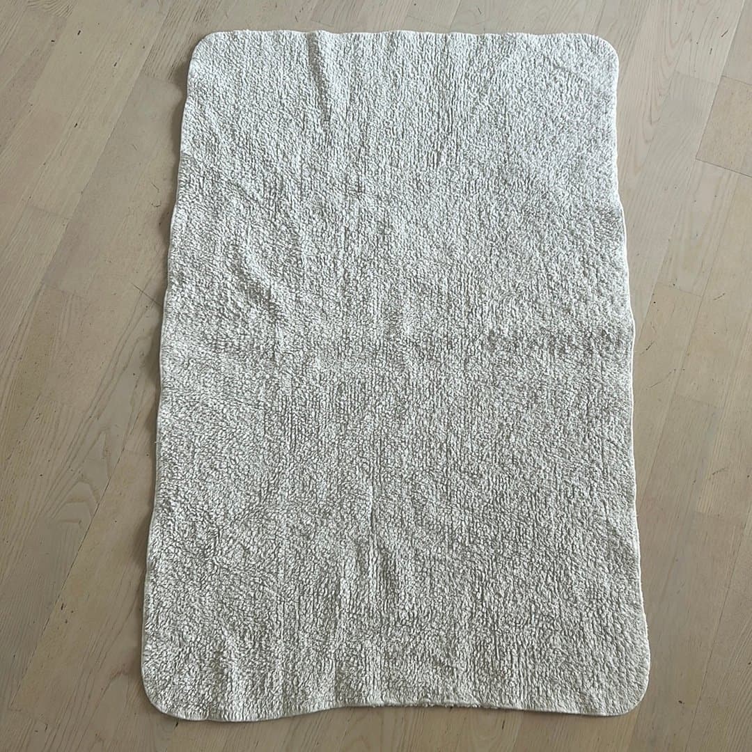 Vit badrumsmatta matta för toalett