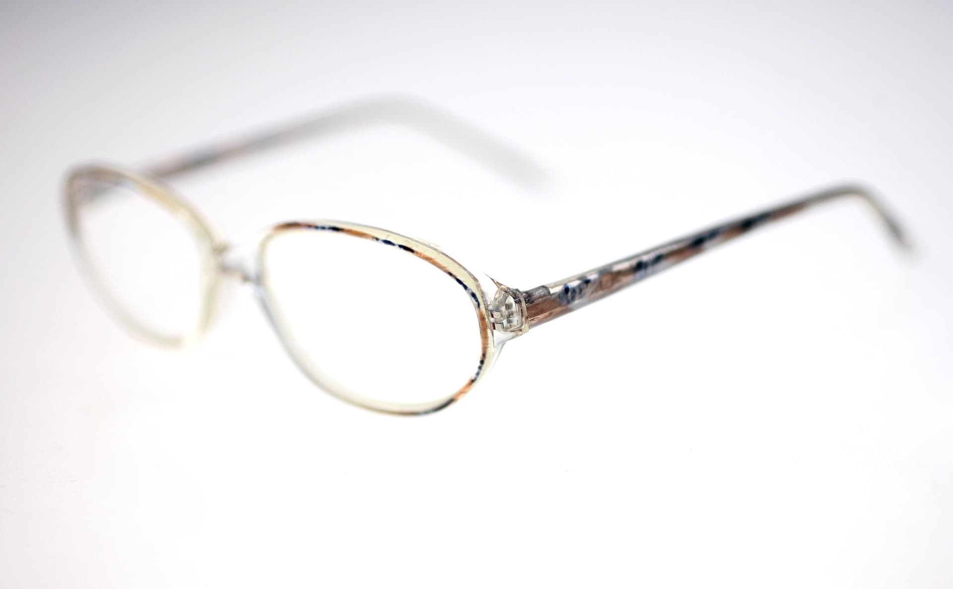 Boots Lois 11005 ladies eyeglasses with strength-circa 1990s (Weight: 22g)