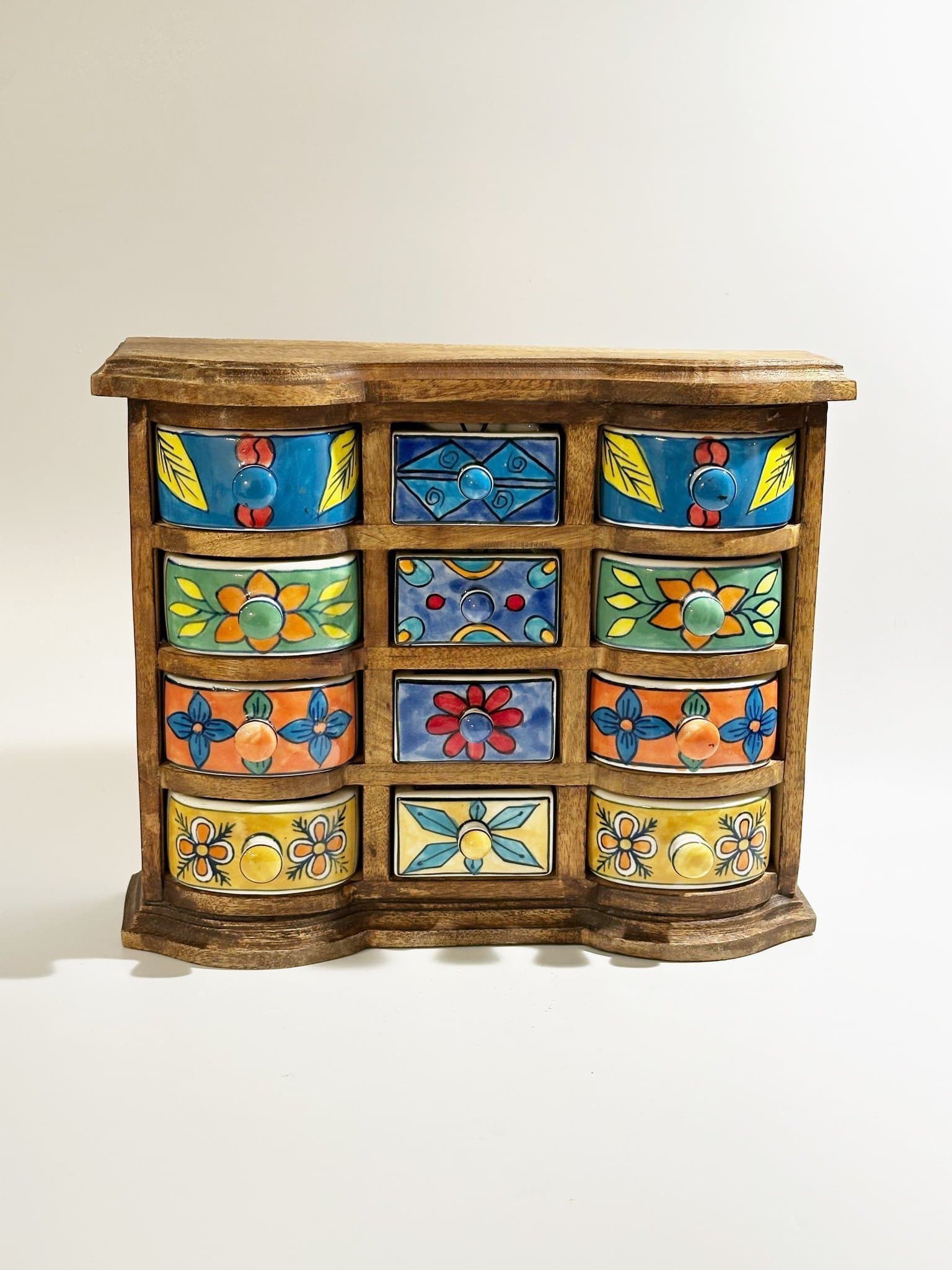 Vacker Byrå med Porslin Lådor, Kryddlådor - Indien 1900tal