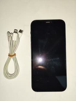 iPhone 12 64GB – 74% Battery