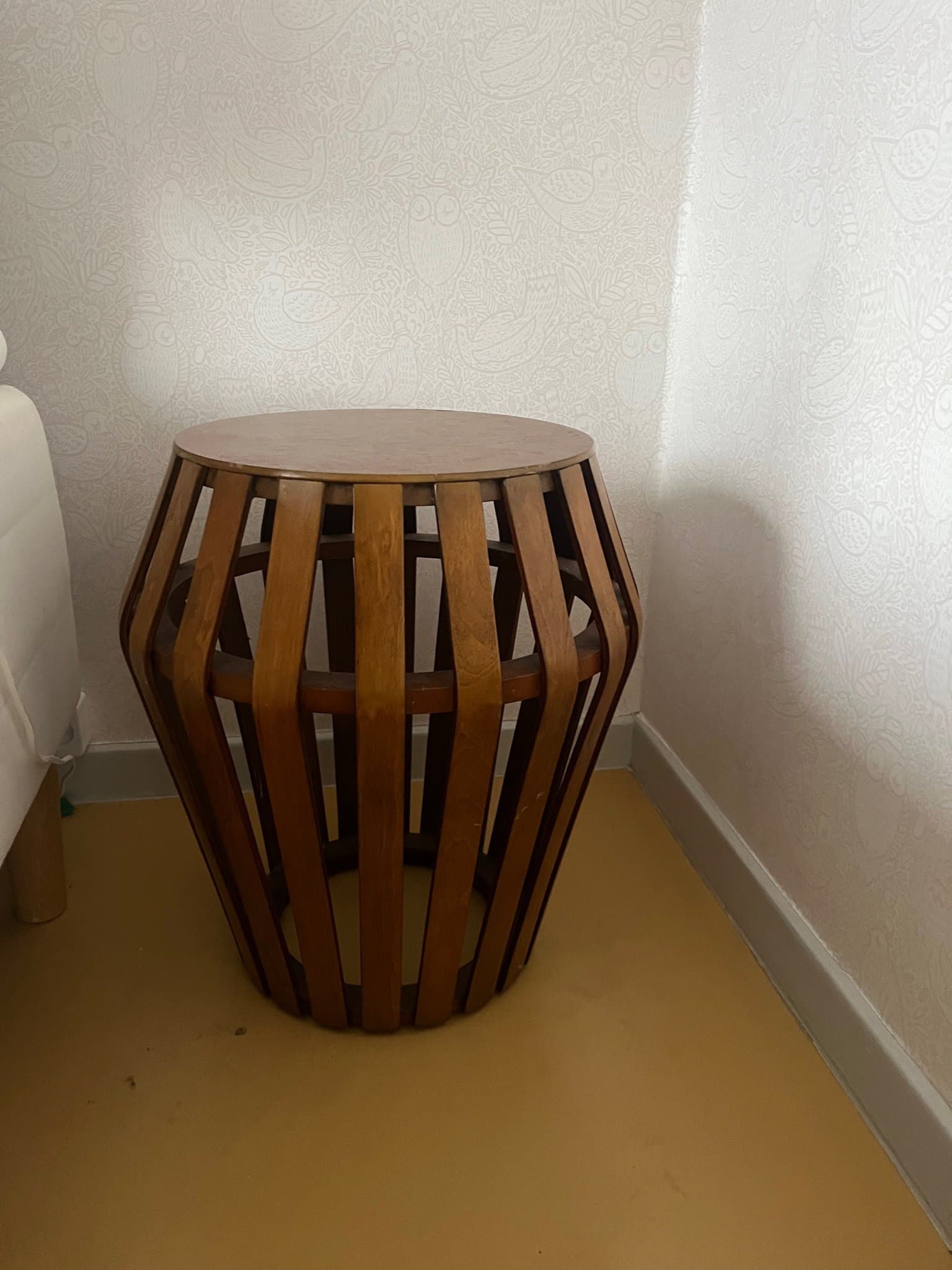 Fint soffbord / sidobord / sängbord i teak