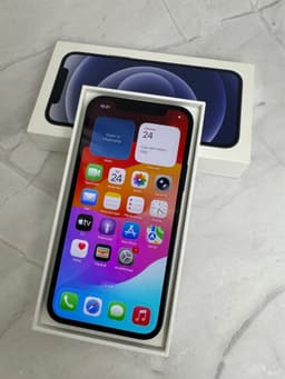 iPhone 12 - ny skärm - 89% batterihälsa