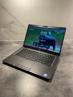 Dell Latitude 5300 – 13,3″ Full HD, Core i3 (8:e gen),256 GB SSD, Windows 11 Pro