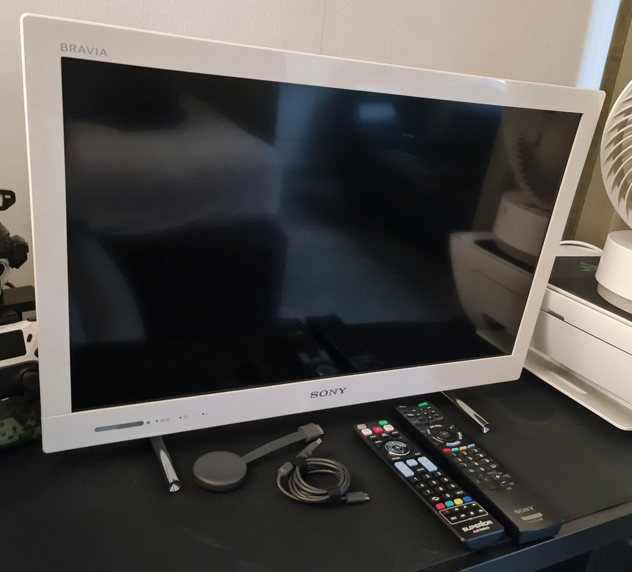 Sony BRAVIA 24” Vit Högglans – TV & Dataskärm | KDL-24EX320 + Chromecast .