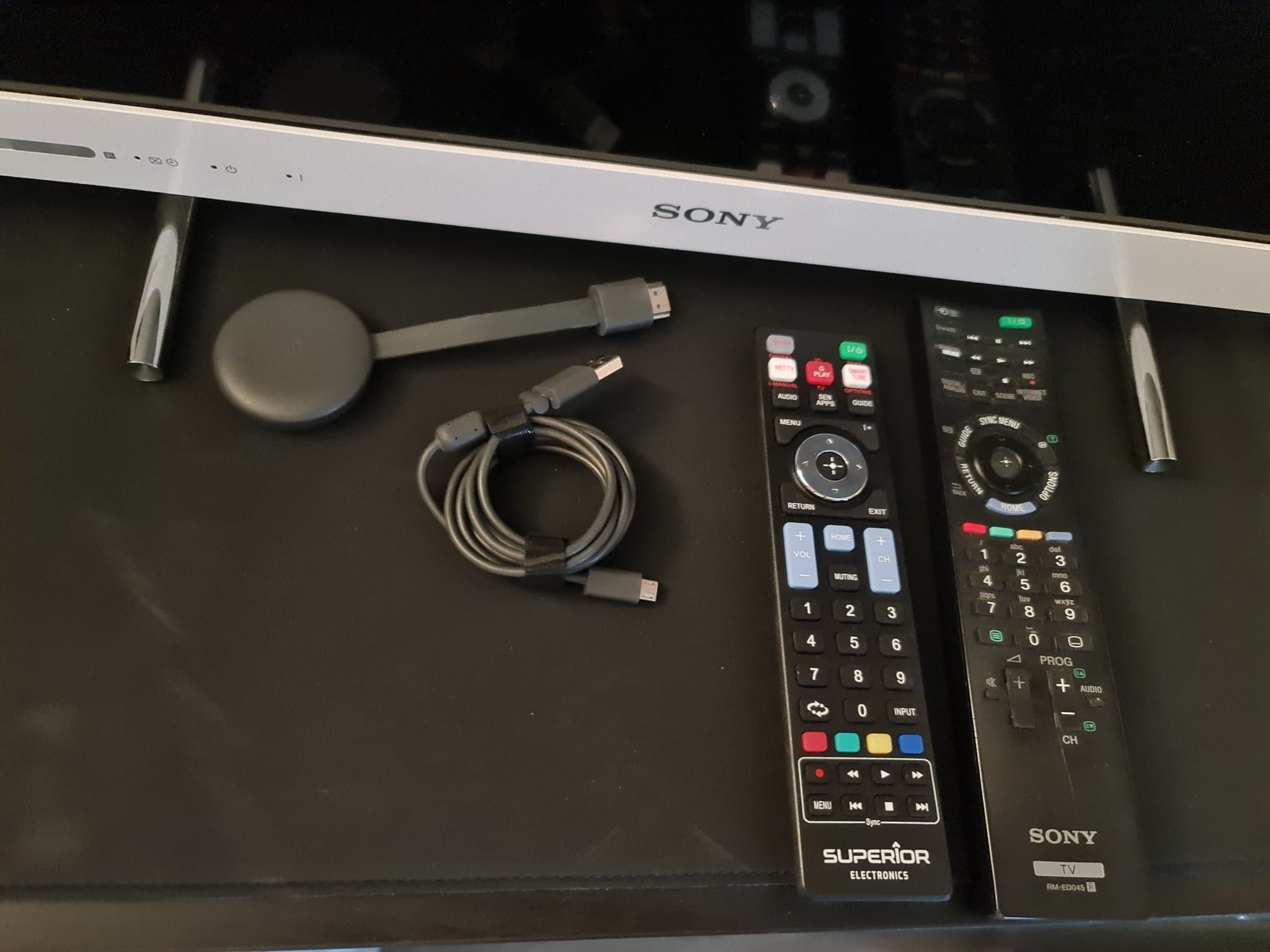 Sony BRAVIA 24” Vit Högglans – TV & Dataskärm | KDL-24EX320 + Chromecast .