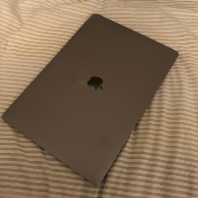 Apple MacBook Pro 16"