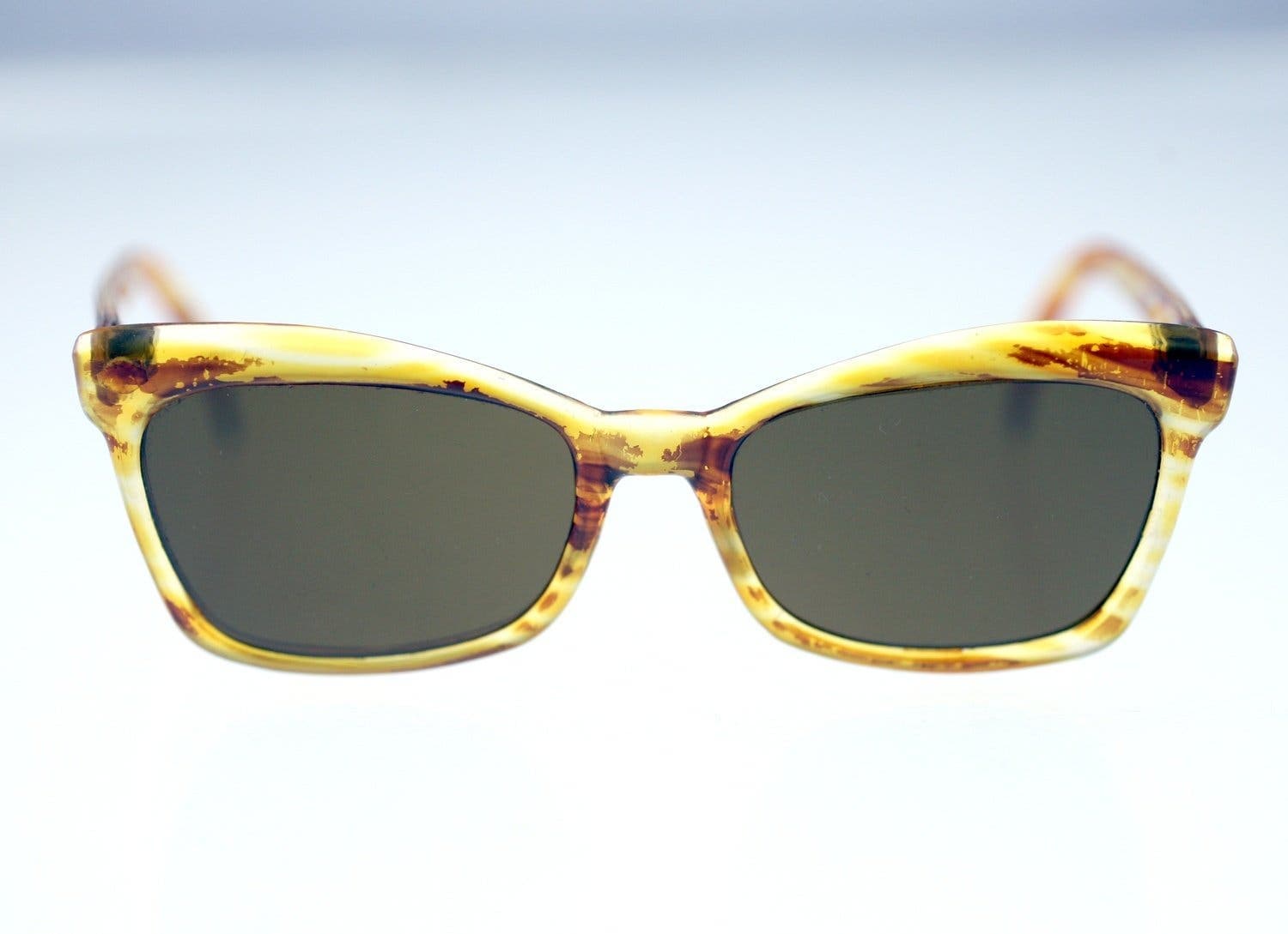 Vintage beatnik style sunglasses for men-circa 1960s (Weight: 30g) FREE postage