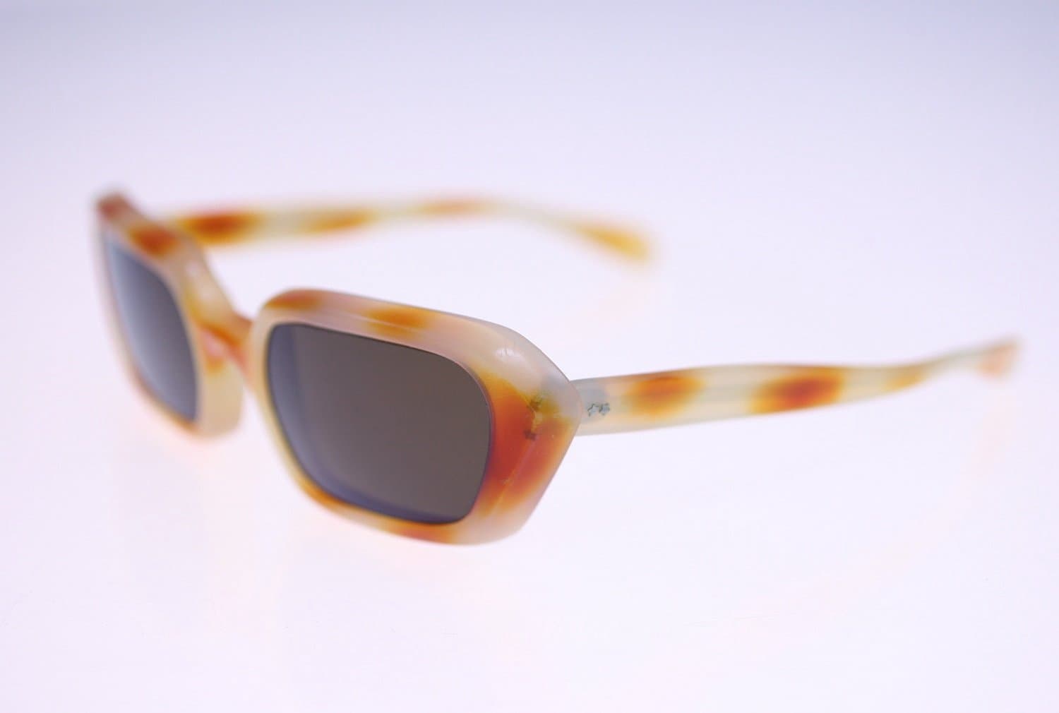 Vintage ladies Italian sunglasses-circa 1980s-Weight 44g-FREE postage Sweden