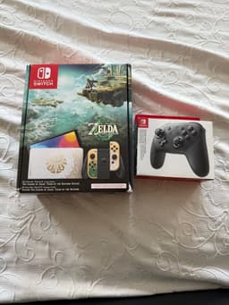 Nintendo Switch OLED Zelda Edition + Pro Controller + Spil