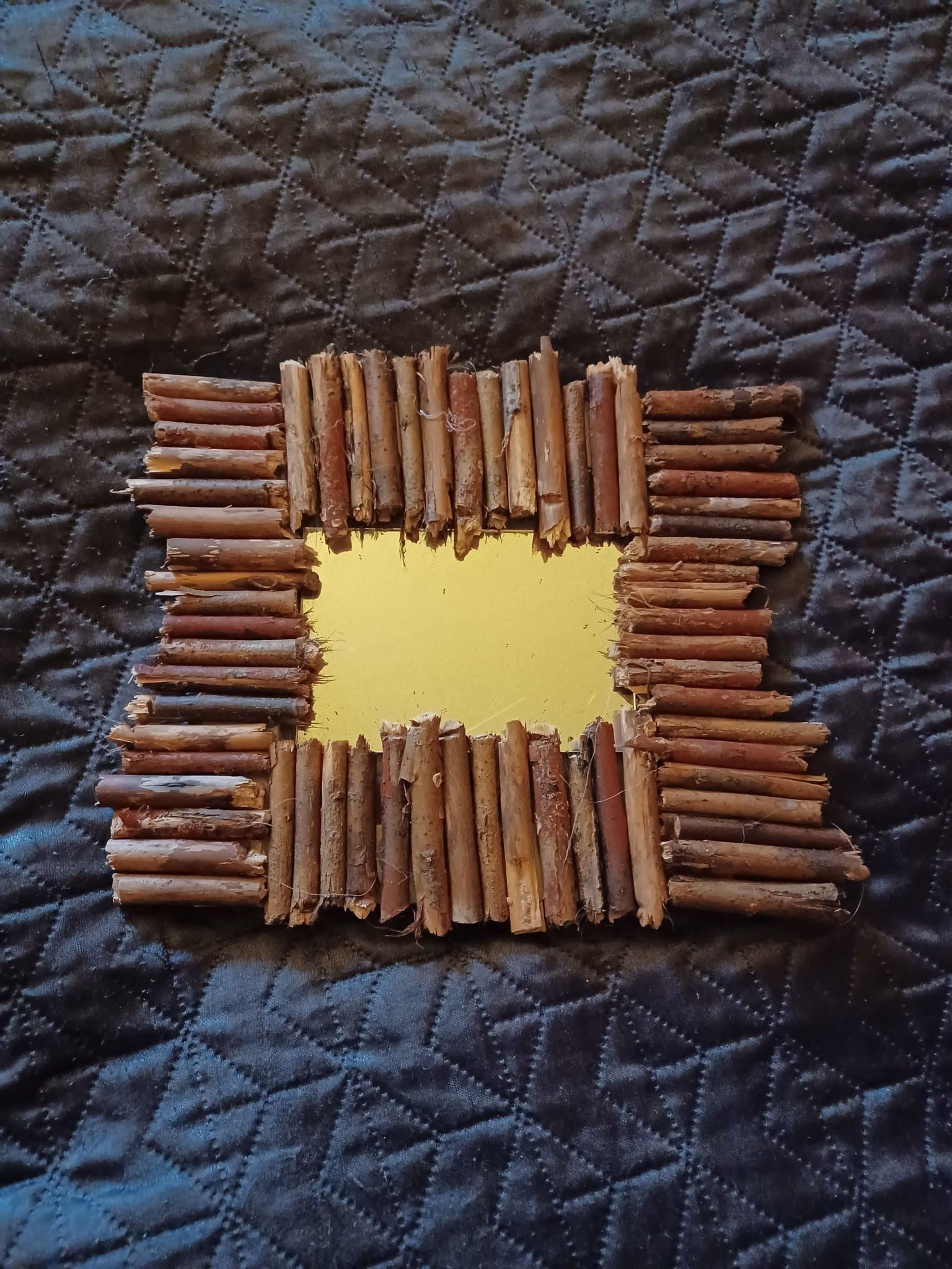 Dekorativ Spegel med Trädetaljer