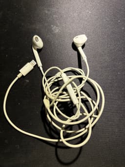 Apple EarPods med Lightning-kontakt
