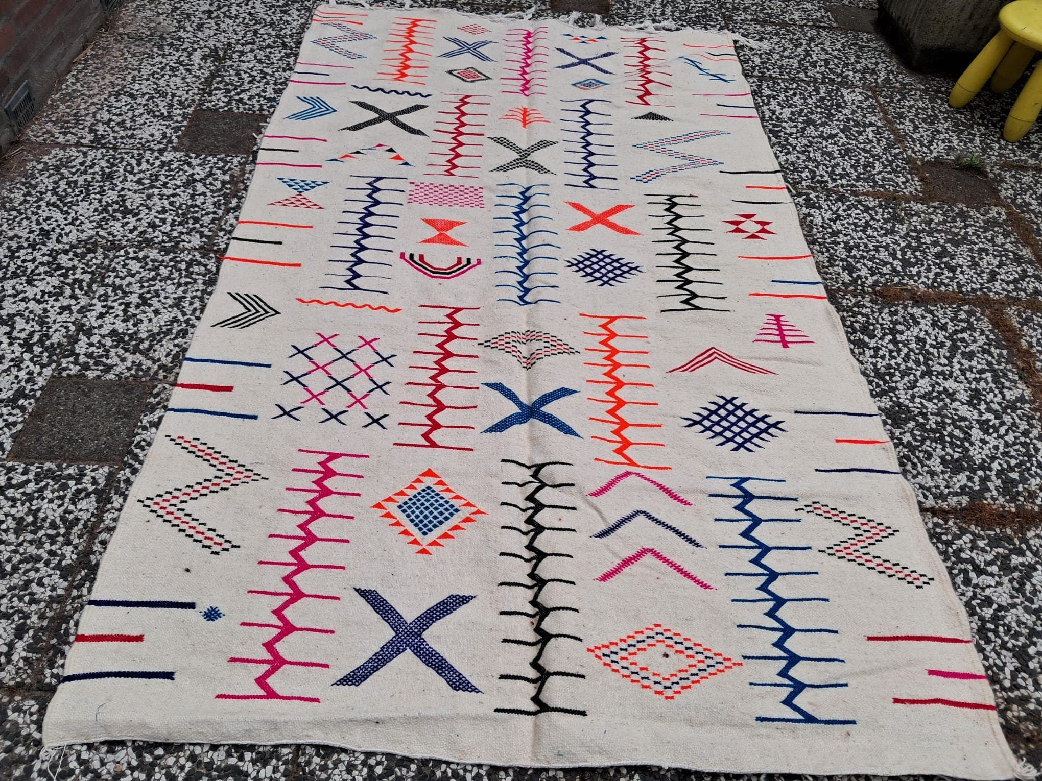 Handknuten Berber matta - 233x138cm